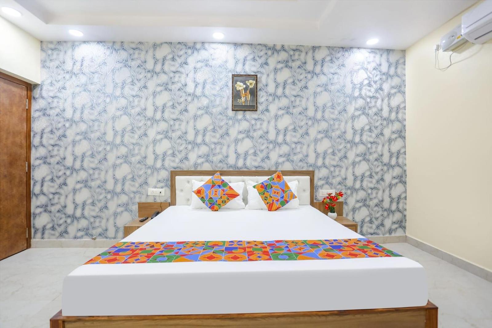 Aditya Hotel 3*