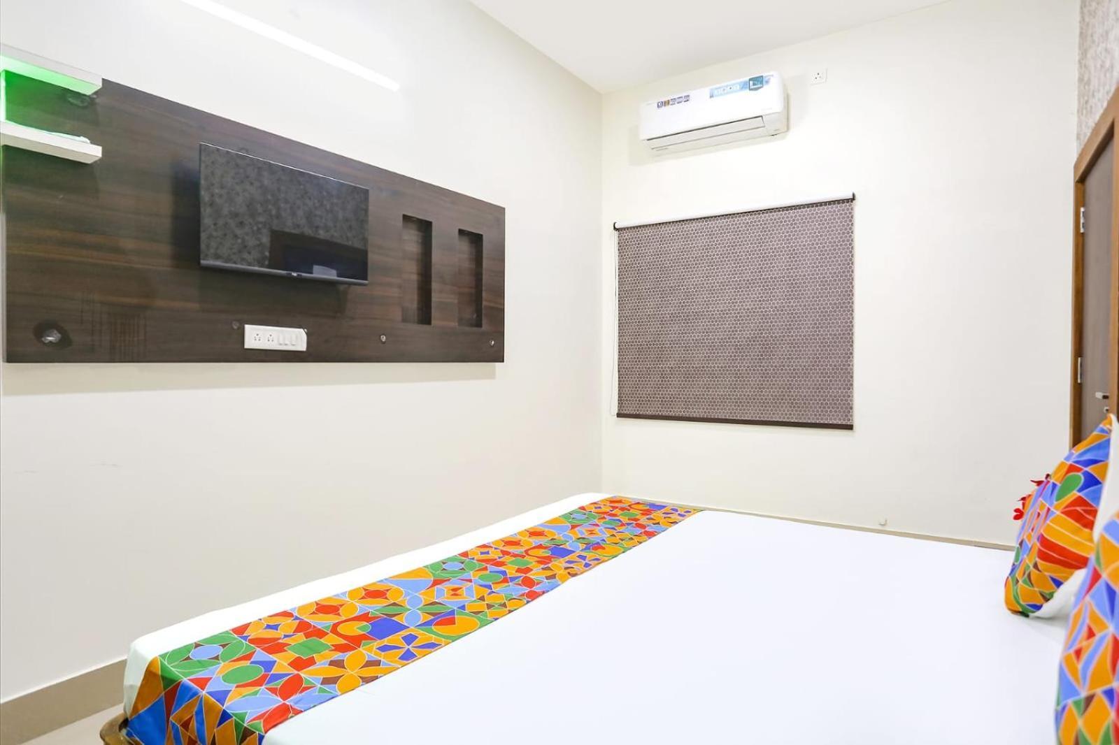 Hotel Aditya Varanasi