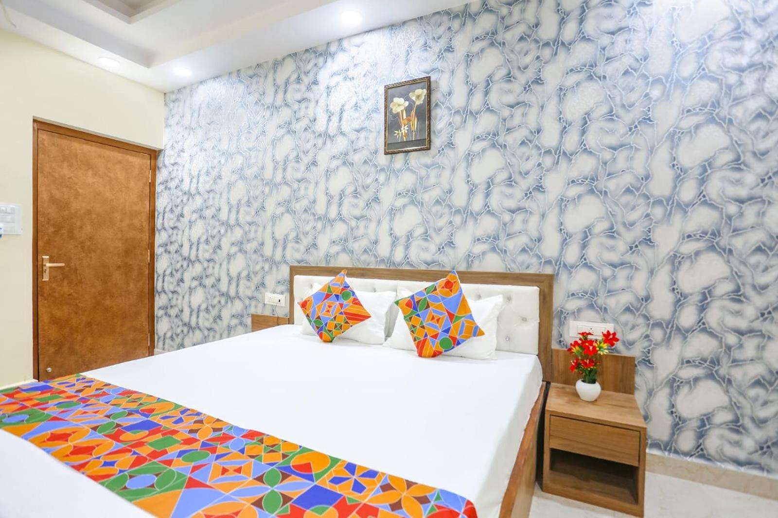 Aditya Hotel
